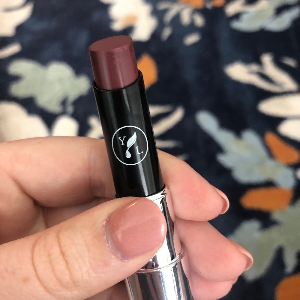 Young Living - Cinnamint Infused Lipstick - Posh